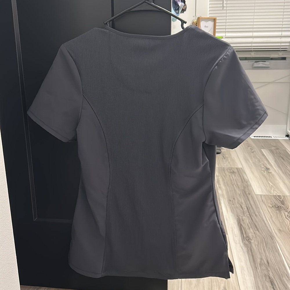 Cherokee Infinity Scrub Top - Picture 2 of 2
